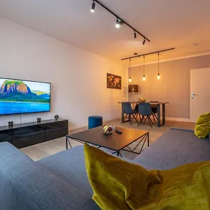 Apartment Flair: Stylisches - Netflix - Basf - Uni Mannheim Ludwigshafen am Rhein